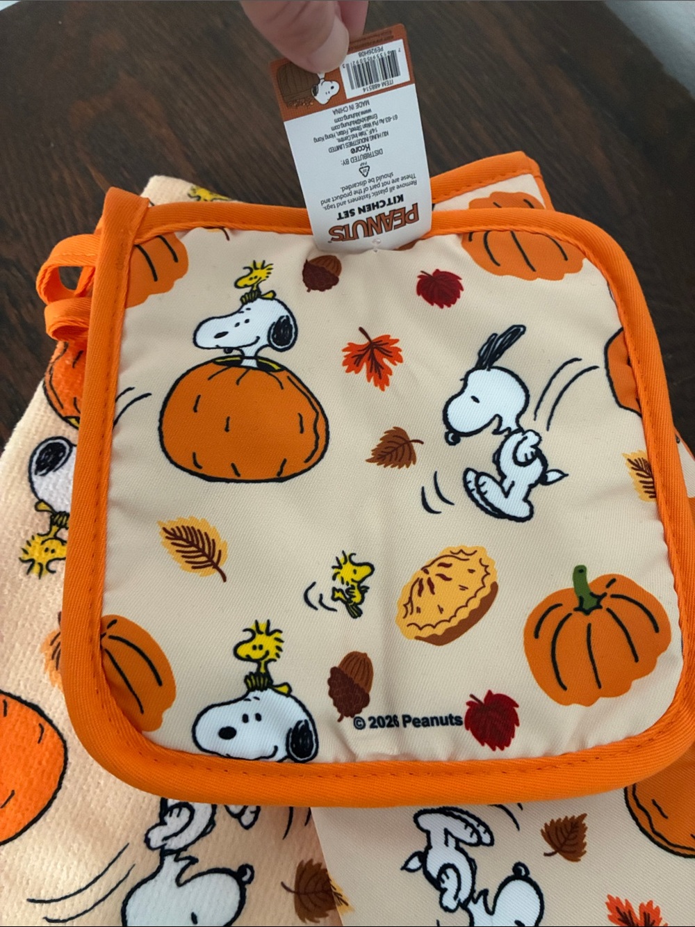 NWT- Peanuts- Snoopy- Fall Themed- 3pc- Oven Mitt, Pot Holder & Towel Set - Picture 3 of 16